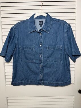 GAP Medium Blue Short-Sleeve Denim Button-Front Shirt